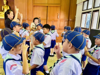 58C72A0C-5376-4AE8-A5E9-DE2BB2A6DF7C