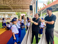 8CF5DC29-1F25-408C-941D-DCA24947E1F8