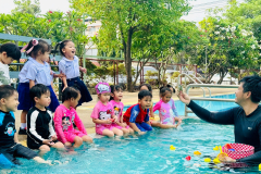 LINE_ALBUM_10567_๒๔๐๕๑๐_59