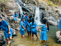 61682916-C2D3-4346-B3C5-95BE3122861B