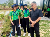 C7EECB93-650C-47D0-8DC4-85DA95AD4337