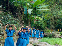 DEF754EC-0439-4D02-8351-71ABCCF5D950