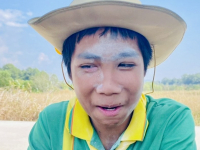 6B4E1863-3E7F-4A5C-813B-D420BC7D8DC5